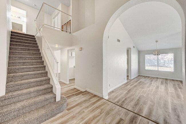 201 Surrey St in Henderson, NV - Building Photo - Building Photo