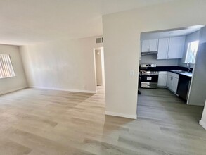8811 Burnet Ave in Los Angeles, CA - Building Photo - Building Photo