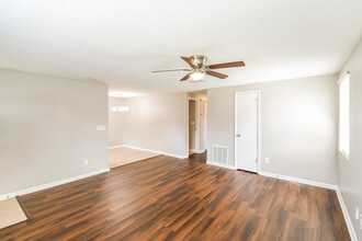 2834 Tanglewood Blvd in Orange Park, FL - Building Photo - Building Photo
