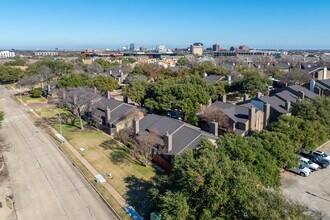 Richardson Crossing in Richardson, TX - Building Photo - Building Photo