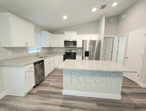 10057 N Athenia Dr in Citrus Springs, FL - Building Photo - Building Photo