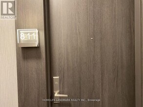 15 Water Walk Dr in Markham, ON - Building Photo - Building Photo