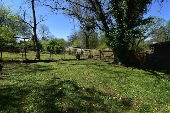 874 W Sharpe Ave in Nashville, TN - Building Photo - Building Photo