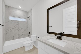 25 Nerine Ave in McAllen, TX - Building Photo - Building Photo