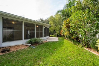 1162 Somerset Cir S in Dunedin, FL - Building Photo - Building Photo