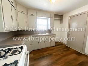 607 W Linden St in Ennis, TX - Building Photo - Building Photo