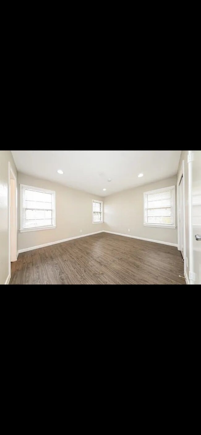 15185 McDonald Dr in Garland, TX - Foto de edificio - Building Photo