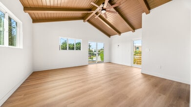 3647 Grand View Blvd in Los Angeles, CA - Foto de edificio - Building Photo