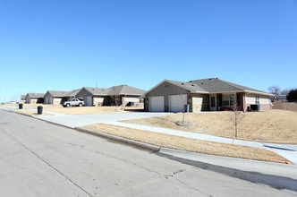 Cypress Pointe in Omaha, NE - Building Photo - Building Photo