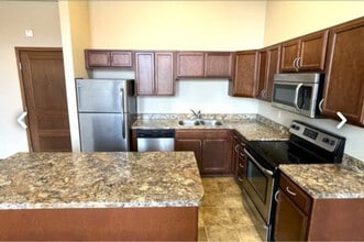 214 S Kline St in Aberdeen, SD - Building Photo - Building Photo