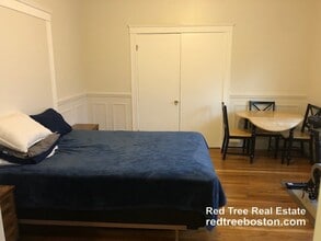 40 Orchard Rd, Unit 3 in Brookline, MA - Foto de edificio - Building Photo