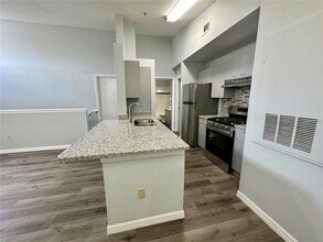 1606 Columbia Arms Cir, Unit 223 in Kissimmee, FL - Building Photo - Building Photo