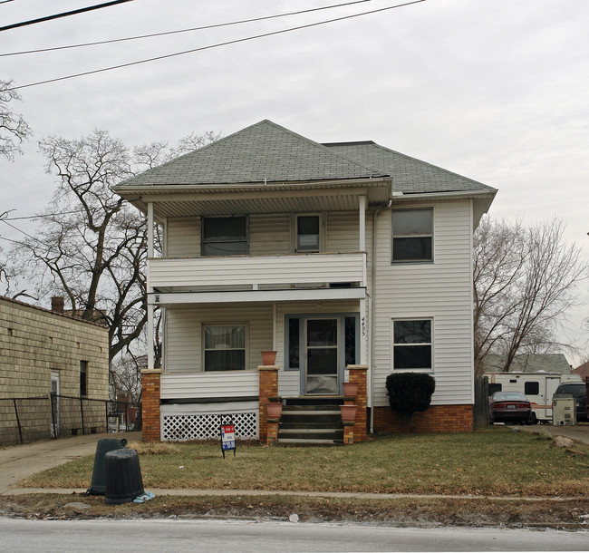 4495 Pearl Rd in Cleveland, OH - Building Photo - Building Photo