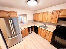 130 Glenwood Ave in Yonkers, NY - Building Photo