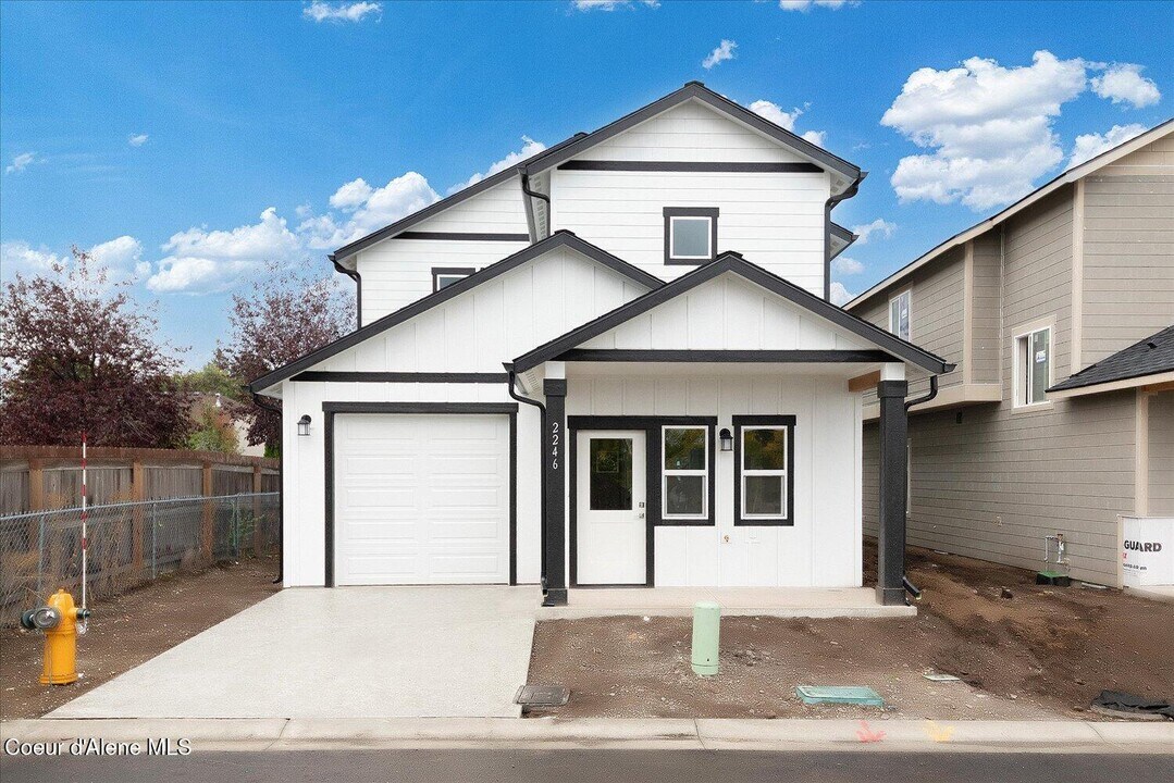 2246 Chaffee St in Post Falls, ID - Building Photo