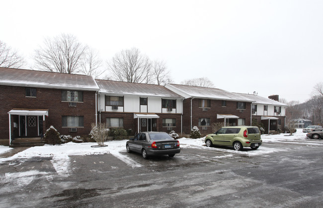 Westbrook Park Apartments in Seymour, CT - Foto de edificio - Building Photo