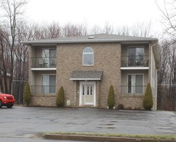 14 Deer Run Rd Apartments