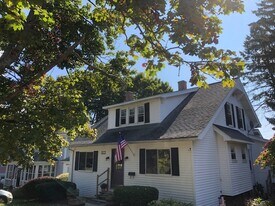 61 Hadwen Rd in Worcester, MA - Building Photo