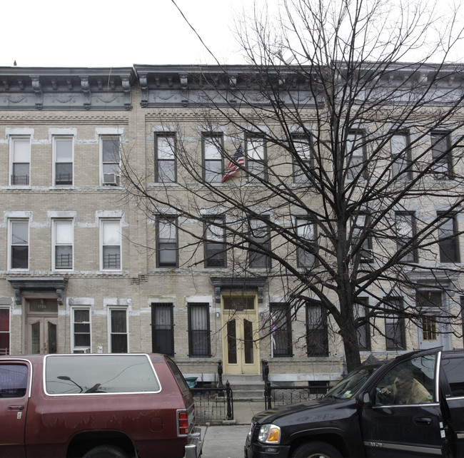 1711 Stanhope St in Ridgewood, NY - Building Photo - Building Photo