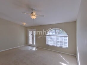 5152 New Savannah Cir in Wesley Chapel, FL - Foto de edificio - Building Photo