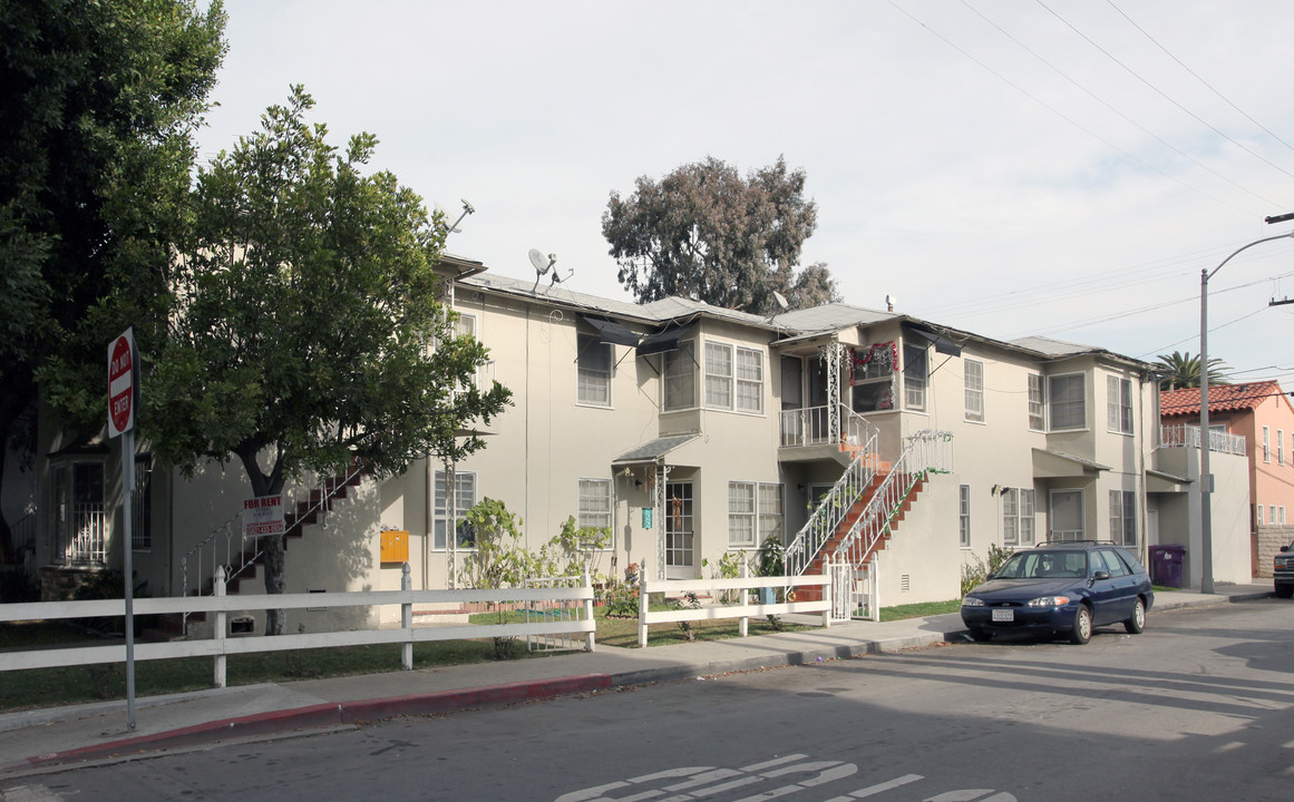 800 Cherry Ave in Long Beach, CA - Foto de edificio