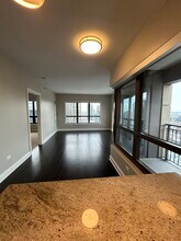 68 W Hubbard St, Unit 2302 in Chicago, IL - Building Photo - Building Photo