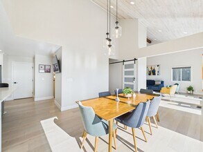 3325 Brunell Dr in Oakland, CA - Building Photo - Building Photo