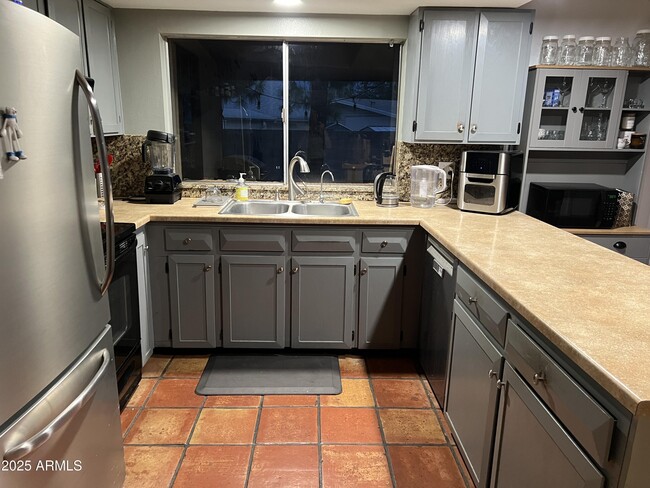 15635 North 21st St in Phoenix, AZ - Building Photo - Building Photo