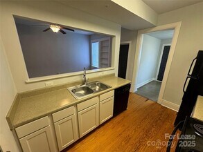 102 W 2nd Ave in Gastonia, NC - Foto de edificio - Building Photo