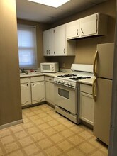 1702 15th St Pl in Moline, IL - Building Photo - Building Photo