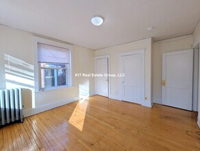 8 Barrows St in Boston, MA - Foto de edificio - Building Photo