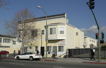 8500 International Blvd in Oakland, CA - Building Photo - Building Photo