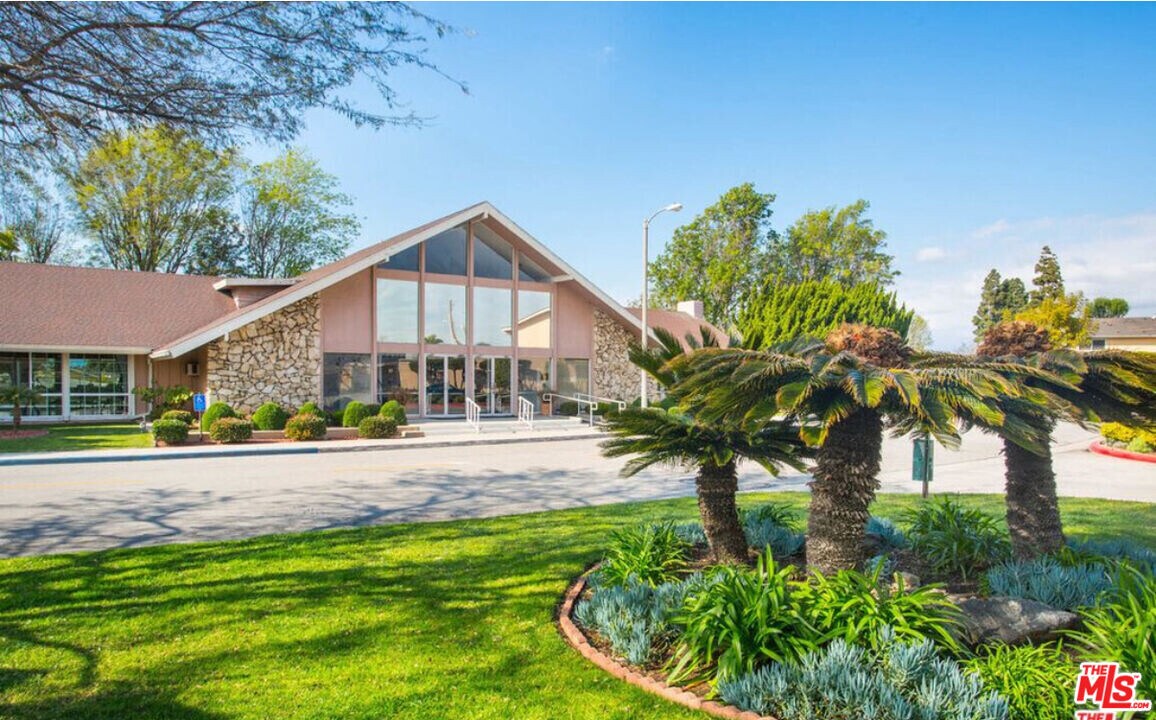 3500 W Manchester Blvd in Inglewood, CA - Building Photo