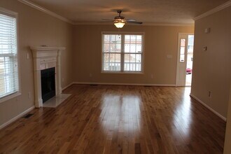 1213 Artemis Dr in Fayetteville, NC - Foto de edificio - Building Photo