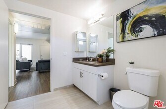 521 W Colorado St in Glendale, CA - Building Photo - Building Photo