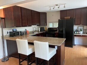 4706 E Dartmouth Ave in Denver, CO - Building Photo - Building Photo