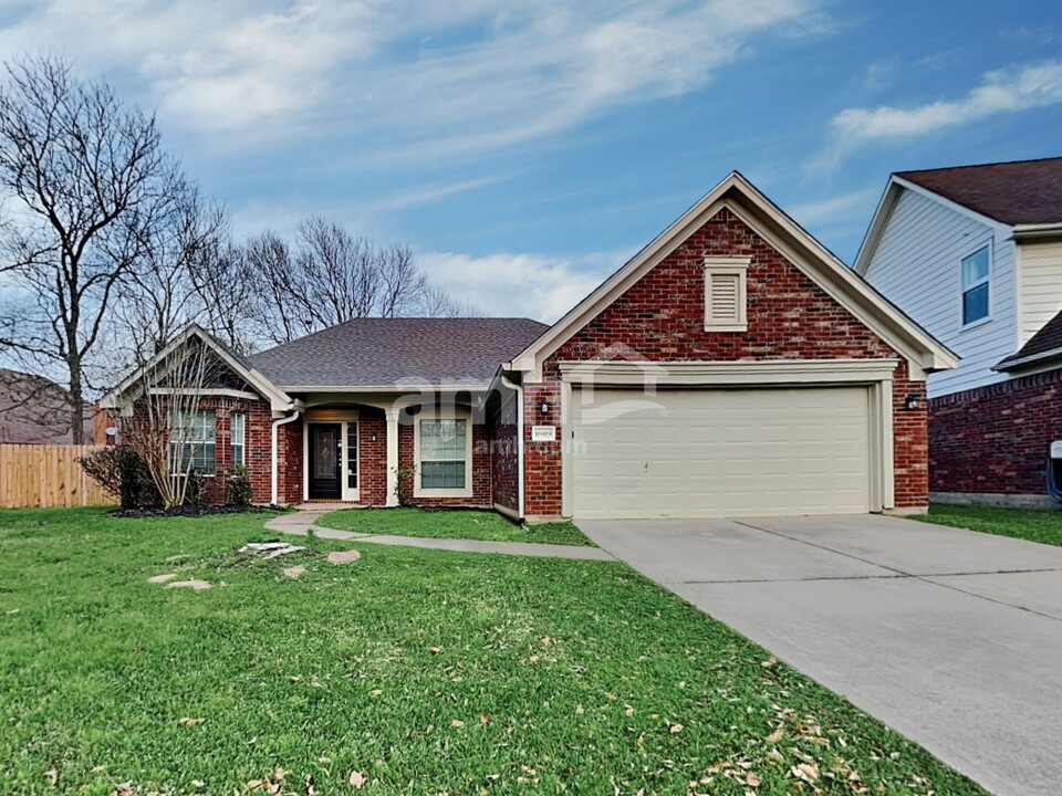 16919 Cobbler Crossing Dr in Sugar Land, TX - Building Photo