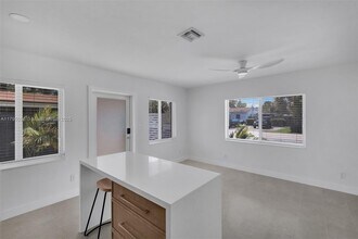 1228 NE 5th Ave-Unit -1 in Fort Lauderdale, FL - Building Photo - Building Photo