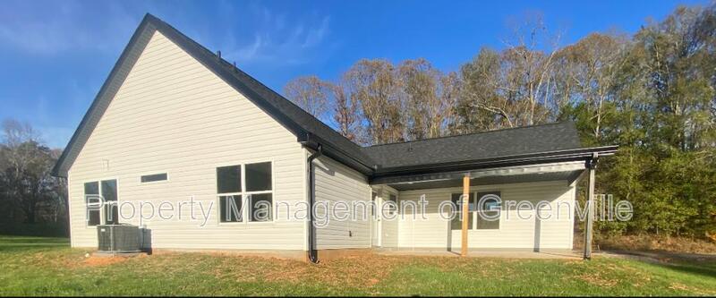 95 Arnold Branch Rd in Woodruff, SC - Building Photo