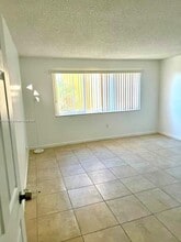 6980 NW 186th St in Hialeah, FL - Building Photo - Building Photo