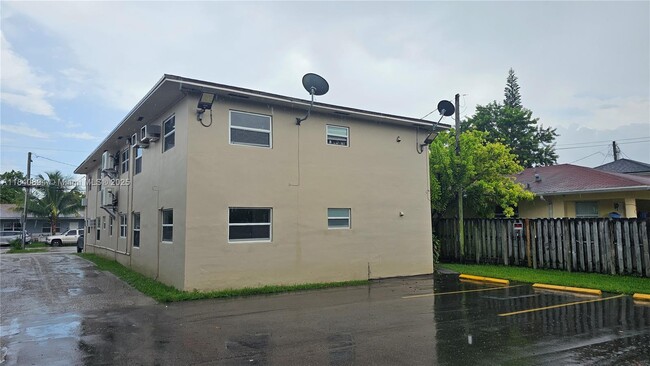 1793 NW 18th Terrace in Miami, FL - Building Photo - Building Photo