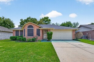 2502 Old Oak Ln in Houston, TX - Building Photo