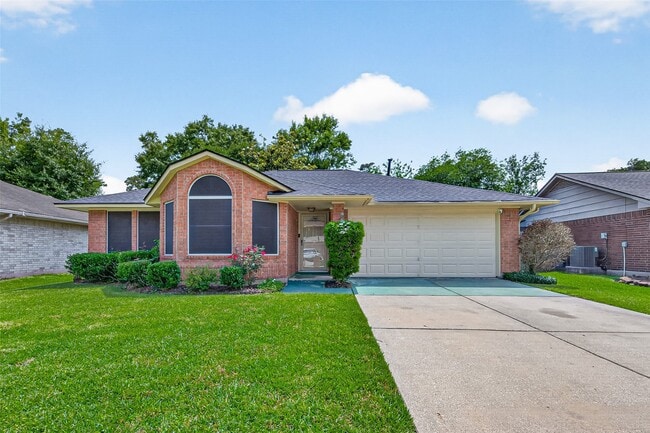 property at 2502 Old Oak Ln