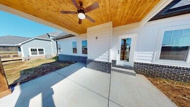 221 Bluebell Dr in Clarksville, TN - Building Photo - Building Photo