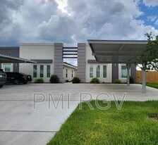 3101 W Kenwood St in Edinburg, TX - Building Photo