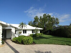 468 Bellini Cir in Nokomis, FL - Building Photo - Building Photo