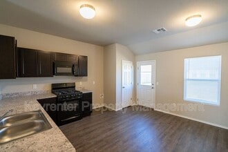 1317 S Silver Dr in Mustang, OK - Building Photo - Building Photo