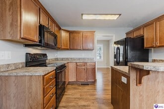 212 Berkshire Ave in Rineyville, KY - Building Photo - Building Photo