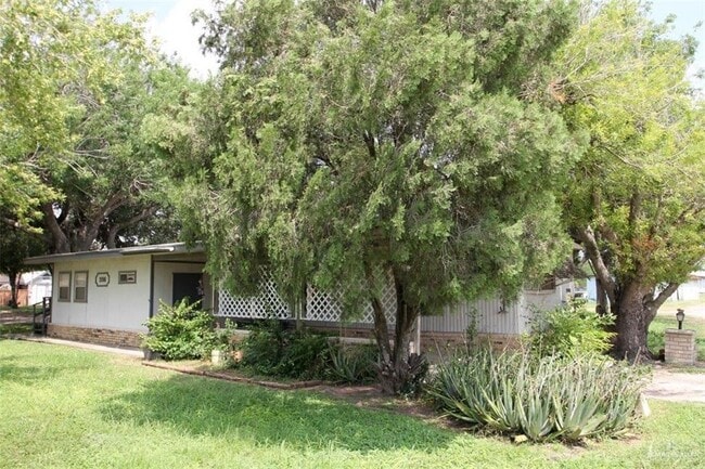 2116 W 6th St in Weslaco, TX - Building Photo - Building Photo