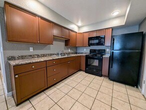 1317 B Ave W in Oskaloosa, IA - Building Photo - Building Photo